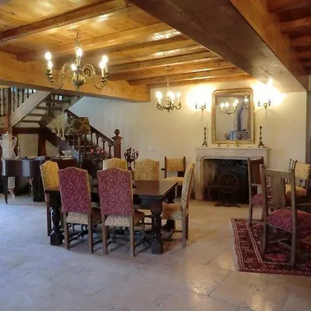 Chateau De Mauras Bed & Breakfast 4*
