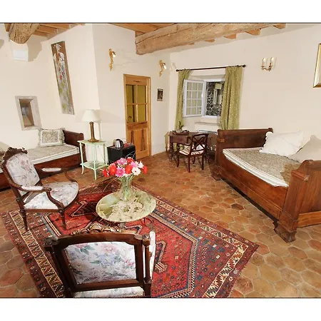 Chateau De Mauras Bed & Breakfast 4*