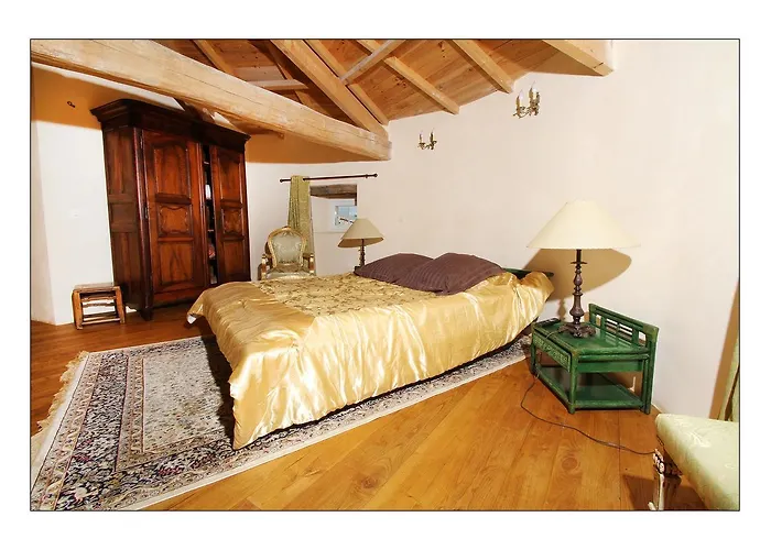 ベッド・アンド・ブレックファスト Chateau De Mauras 4*
