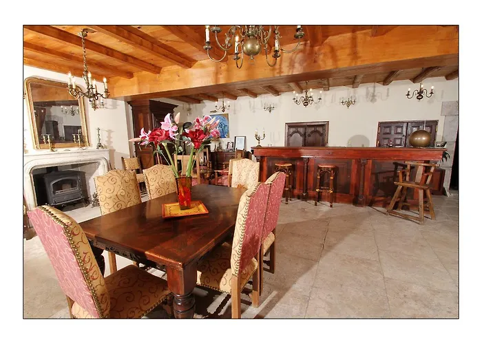 Chateau De Mauras 4*