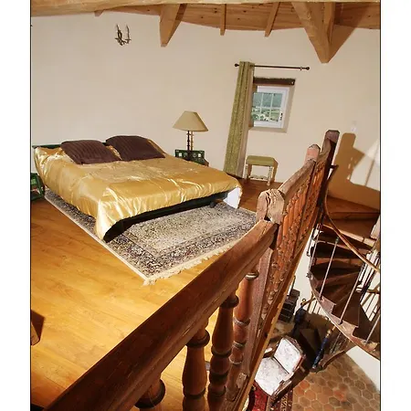 Chateau De Mauras Bed & Breakfast *