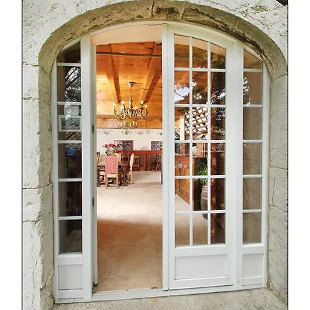 Chateau De Mauras Bed & Breakfast *