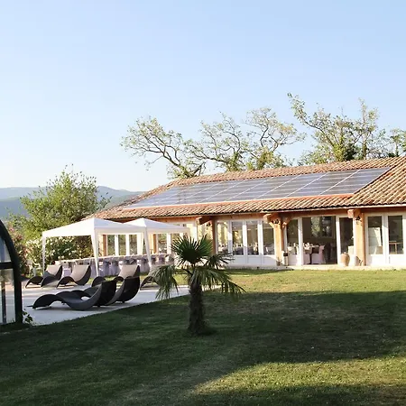 Chateau De Mauras 4*