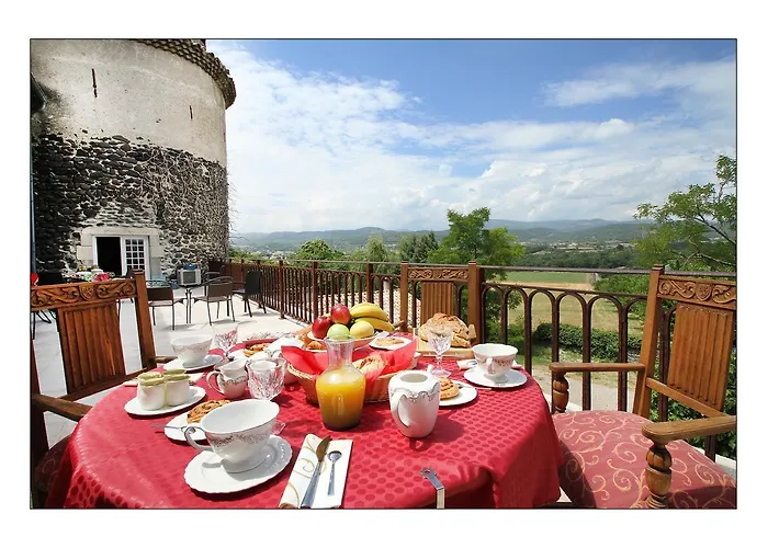 Chateau De Mauras 4*