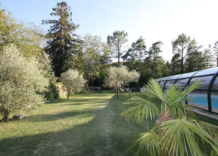 Bed & Breakfast Chateau De Mauras 4*